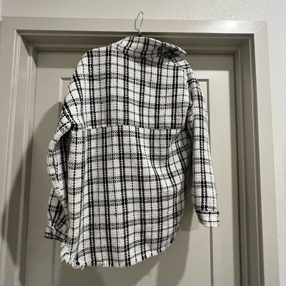 Shacket - Picture 3 of 3
